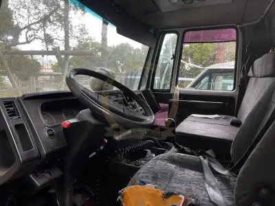 LOTE 006 - Caminhão Ford/Cargo 816 816 S, diesel, cor branca, carroceria fechada, fabricação/modelo 2013/2013 (sem chave)