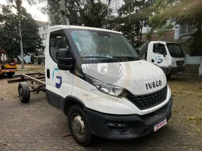 LOTE 003 - Caminhão Iveco/Daily 45-170CS, diesel, cor branca, carroceria fechada, fabricação/modelo 2021/2022