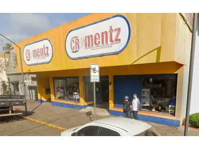 LOTE 002 - GRANDE IMÓVEL EM DOIS IRMÃOS NO CENTRO COM 465M2  E APROX. 445M2 CONSTRUÍDOS - OTIMO PARA LOJA