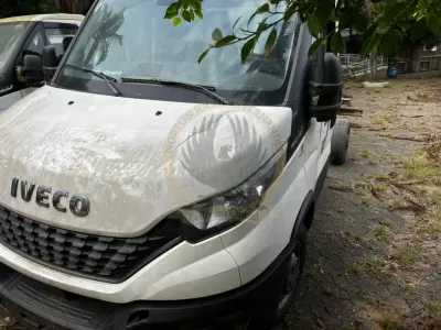 LOTE 004 - Caminhão Iveco/Daily 45-170CS, diesel, cor branca, carroceria fechada, fabricação/modelo 2021/2022