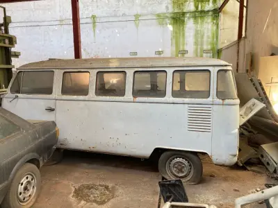 LOTE 037 - VW/Kombi, fabricação/modelo 1989/1989, cor branca