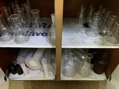 LOTE 016 - Laboratório