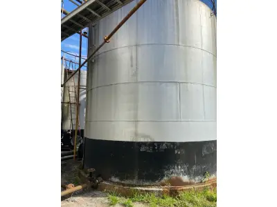 LOTE 032 - Tanques