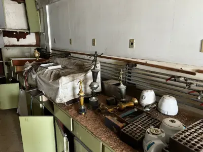 LOTE 016 - Laboratório