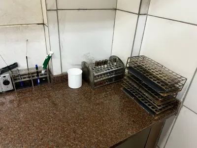 LOTE 016 - Laboratório