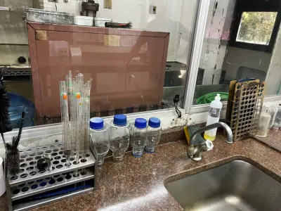 LOTE 016 - Laboratório