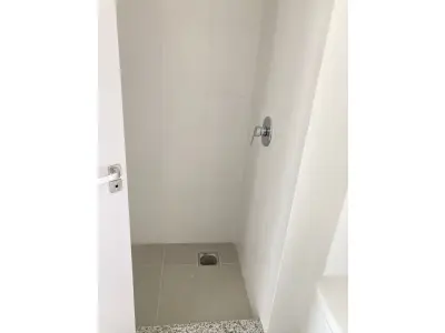 LOTE 031 - APT 708 no Bairro Moinhos de Vento Porto Alegre, Trav. Carmen com 42,15m2 privativo, e mais um box