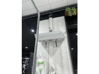 LOTE 003 - Lote de moveis, roupas