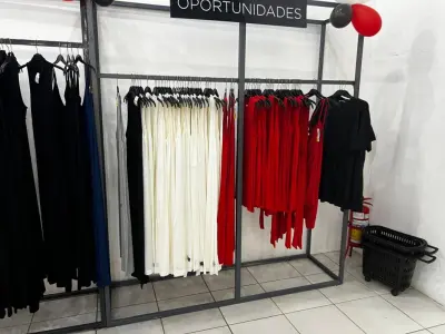 LOTE 004 - Roupas, moveis, eletrônicos