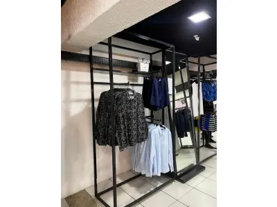 LOTE 004 - Roupas, moveis, eletrônicos