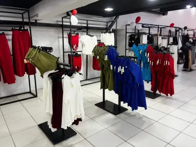 LOTE 004 - Roupas, moveis, eletrônicos