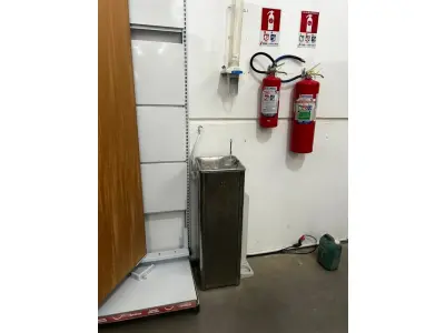 LOTE 002 - Lote englobado de todos os itens de ferragem