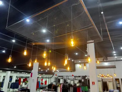 LOTE 004 - Roupas, moveis, eletrônicos