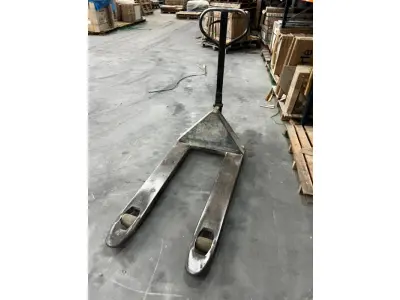 LOTE 002 - Lote englobado de todos os itens de ferragem