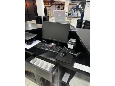 LOTE 004 - Roupas, moveis, eletrônicos