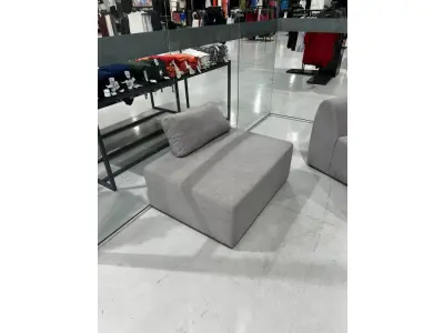 LOTE 003 - Lote de moveis, roupas