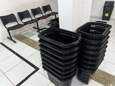 LOTE 004 - Roupas, moveis, eletrônicos