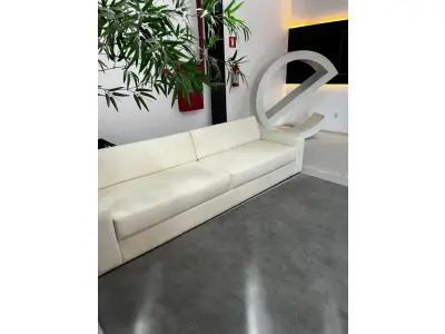 LOTE 003 - Lote de moveis, roupas