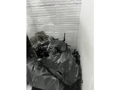 LOTE 003 - Lote de moveis, roupas