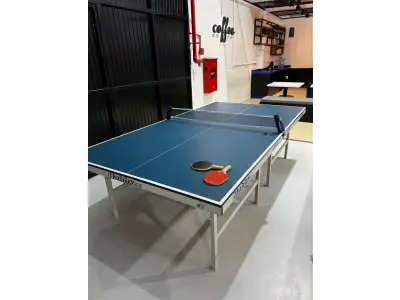 LOTE 003 - Lote de moveis, roupas