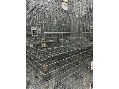 LOTE 003 - Lote de moveis, roupas