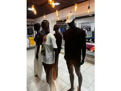 LOTE 004 - Roupas, moveis, eletrônicos