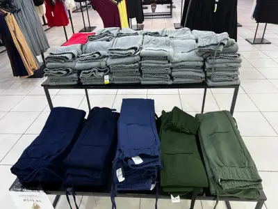 LOTE 004 - Roupas, moveis, eletrônicos