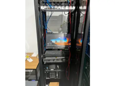 LOTE 003 - Lote de moveis, roupas