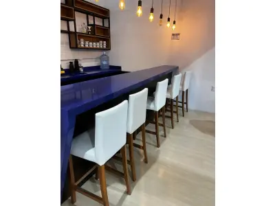 LOTE 003 - Lote de moveis, roupas