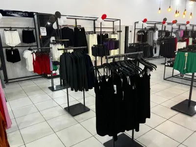 LOTE 004 - Roupas, moveis, eletrônicos