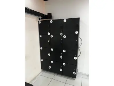 LOTE 004 - Roupas, moveis, eletrônicos