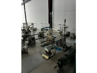 LOTE 003 - Lote de moveis, roupas