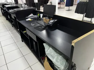 LOTE 004 - Roupas, moveis, eletrônicos