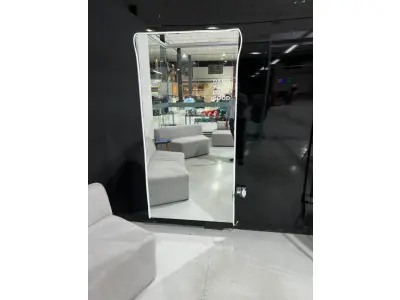 LOTE 003 - Lote de moveis, roupas