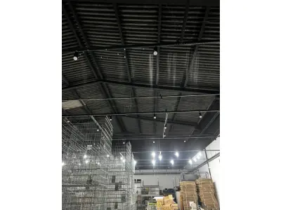 LOTE 003 - Lote de moveis, roupas