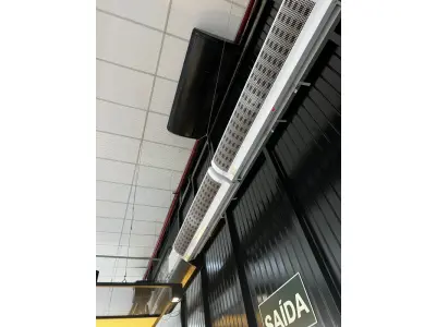 LOTE 003 - Lote de moveis, roupas