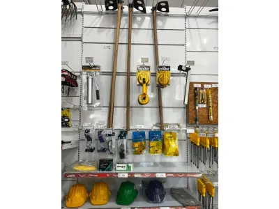 LOTE 002 - Lote englobado de todos os itens de ferragem