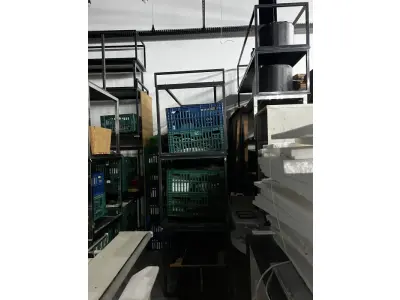 LOTE 003 - Lote de moveis, roupas