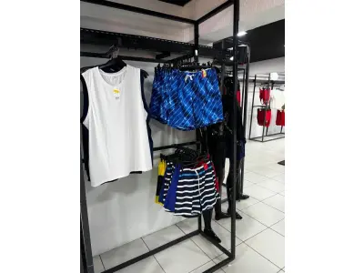 LOTE 004 - Roupas, moveis, eletrônicos