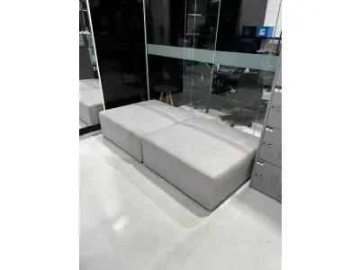 LOTE 003 - Lote de moveis, roupas