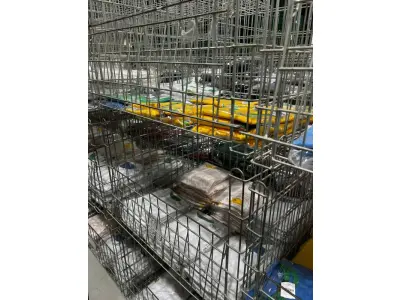 LOTE 003 - Lote de moveis, roupas