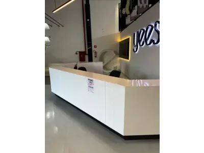 LOTE 003 - Lote de moveis, roupas