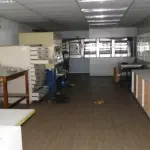 LOTE 001 - PAVILHÃO INDUSTRIAL BEM CONSTRUÍDO E FINAMENTE DECORADO