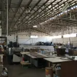 LOTE 001 - PAVILHÃO INDUSTRIAL BEM CONSTRUÍDO E FINAMENTE DECORADO