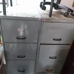 LOTE 12 - arquivos de metal com quatro gavetas na cor cinza