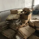 LOTE 12 - um lote de caixas corrugadas