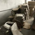 LOTE 12 - um lote de caixas corrugadas