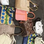 LOTE  - SAPATOS E BOLSAS FEMININOS