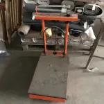 LOTE 20 - uma balança Cauduro 200 Kg cor laranja