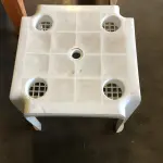 LOTE 106 - mesa de plastico branca